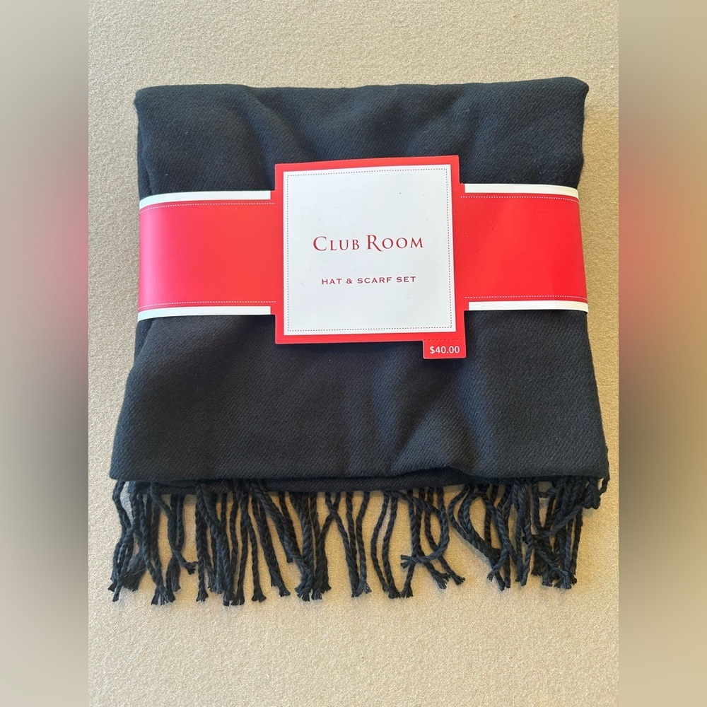 Club Room Black Scarf. Hat not included! New, never used.​